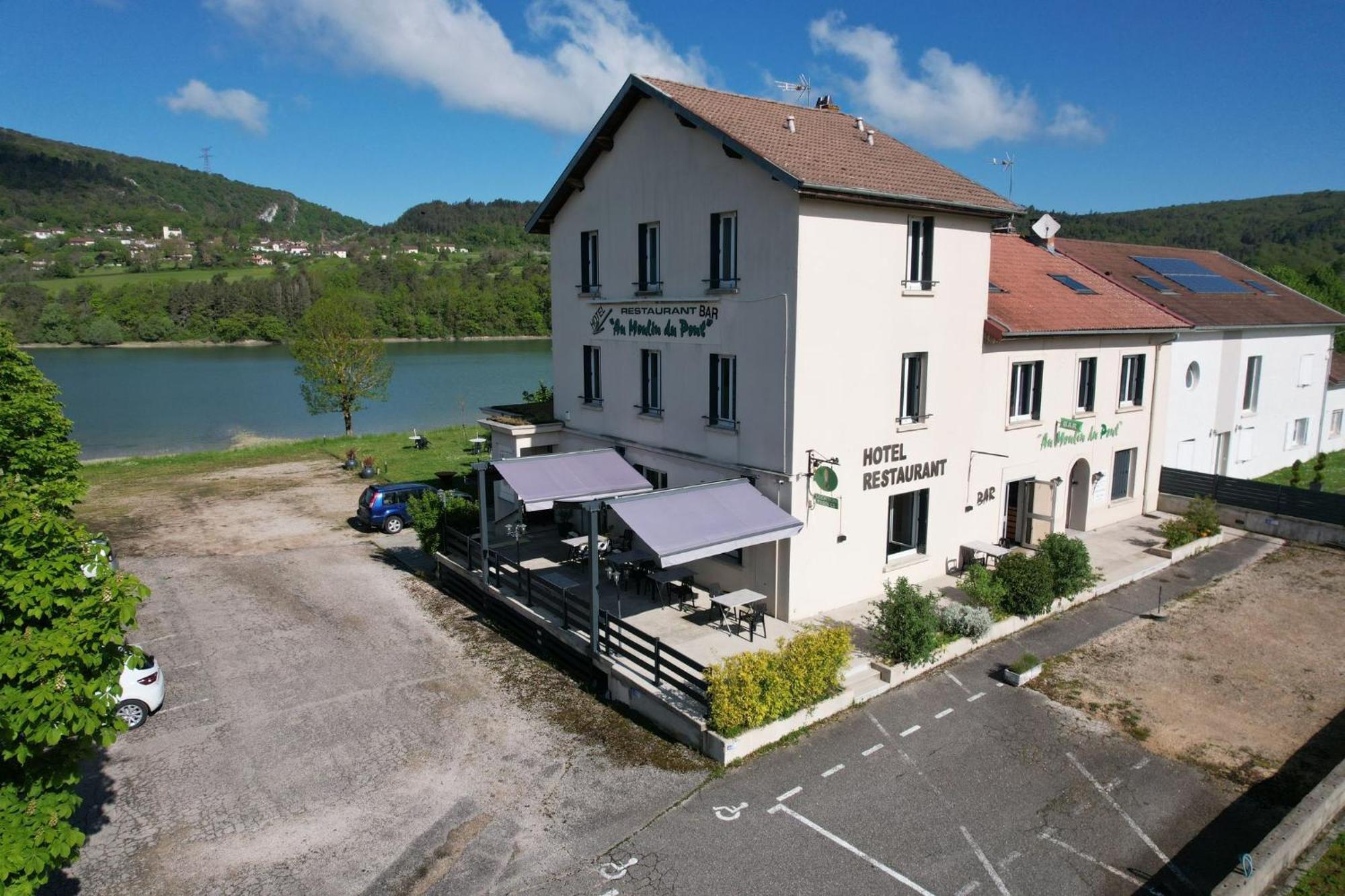 Au Moulin Du Pont Hotell Samognat Eksteriør bilde